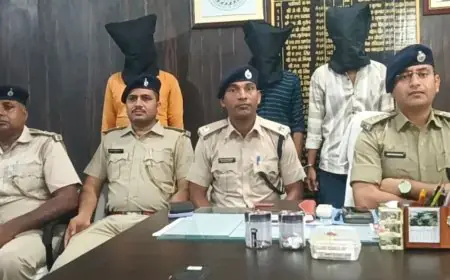 Godda Bust : प्रतापपुर हटिया में बरगद पेड़ के नीचे चल रही थी ड्रग्स डील, पुलिस ने तीन तस्करों को दबोचा!