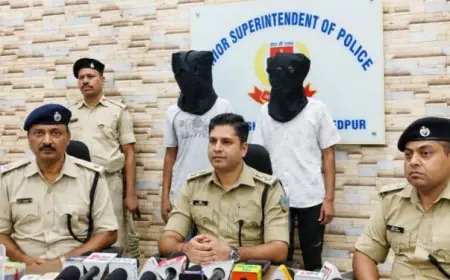 Kharsawan Warranty Arrest : 15 साल से पुलिस को छका रहा 'लाल वारंटी' केदार बोयपाई दबोचा, रामचंद्रपुर बस्ती में तड़के हुई विजुअल घेराबंदी!