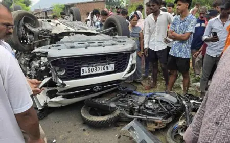 Giridih Road Tragedy : पिपराडीह ओवरब्रिज के पास भीषण ट्रिपल टक्कर, मिनी एसयूवी की चपेट में आने से पिता अब्बू हयात और 6 वर्षीय बेटे अमीनुल की मौत!