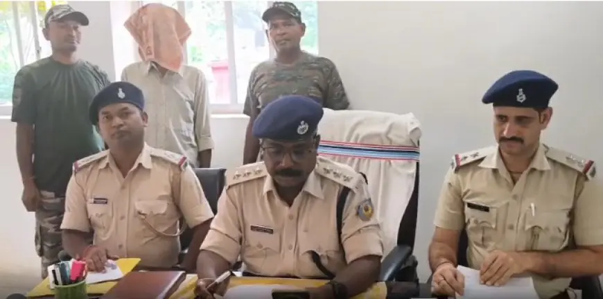 Chaibasa Murder :  खंडखोरी में देवेंद्र गोप की गला रेतकर हत्या, खून से सना स्टील का चाकू लेकर पुड़वा सिंकू गिरफ्तार!