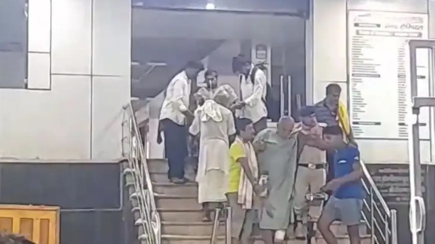 Muzaffarpur Fire Accident : प्रसाद अस्पताल के आईसीयू में तड़के लगी भीषण आग, दम घुटने से 4 गंभीर मरीजों की दर्दनाक मौत!