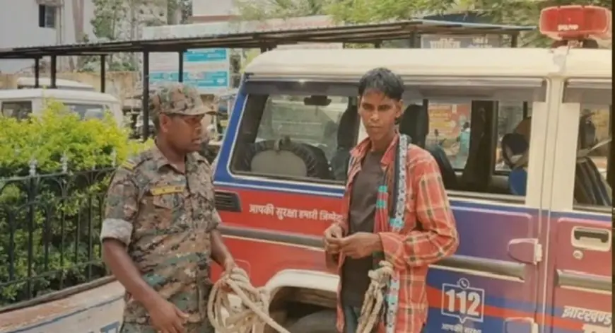 Gumla Gangster Arrest :  पुल निर्माण साइट पर लेवी वसूलने पहुंचे फरार अपराधी लक्ष्मण लोहार को पुलिस ने दबोचा, सियारटोली में भारी विजुअल घेराबंदी!
