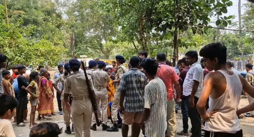 Patna Encroachment Drive : सचिवालय के बाहर फुटपाथ दुकानों पर चला बुलडोजर, मटन-मछली और देसी खाने के परम्परागत ठिकानों पर विजुअल ऐक्शन!