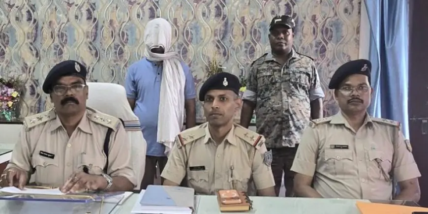 Jamshedpur Gunshot Arrest :  कपाली इस्लामनगर जमीन विवाद में गोली चलाने वाला मुख्य शूटर 'बल्लू' पुरुलिया से गिरफ्तार, खाकी की बड़ी विजुअल रेड!