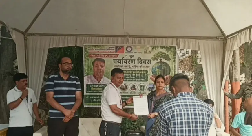 Mango Plantation Mission: सहारा सिटी में मानवाधिकार एसोसिएशन ने रोपे पौधे, प्रथम महिला मेयर सुधा गुप्ता को सौंपा 7 सूत्रीय विधिक मांग पत्र!
